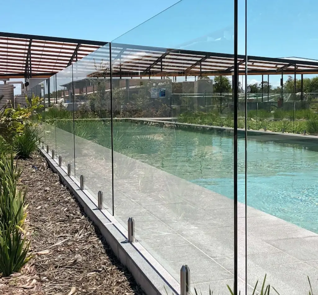 pool fencing canberra 87608674